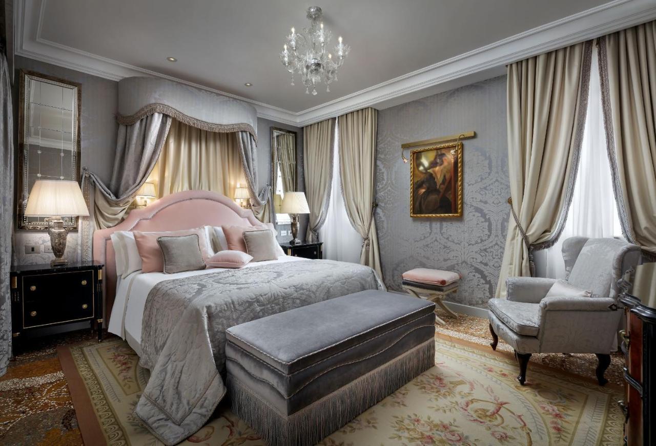 Hotel Danieli Venezia Esterno foto A bedroom