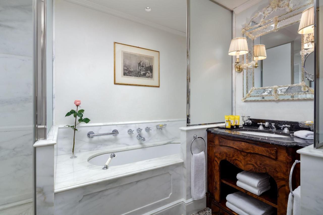 Hotel Danieli Venezia Esterno foto Bathroom