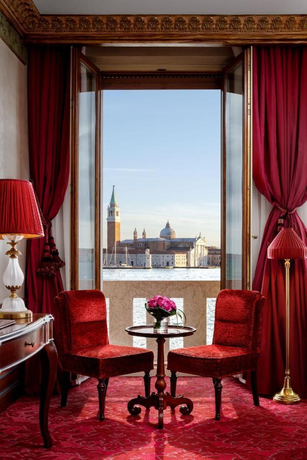 Hotel Danieli Venezia Esterno foto The view from a room at the Excelsior