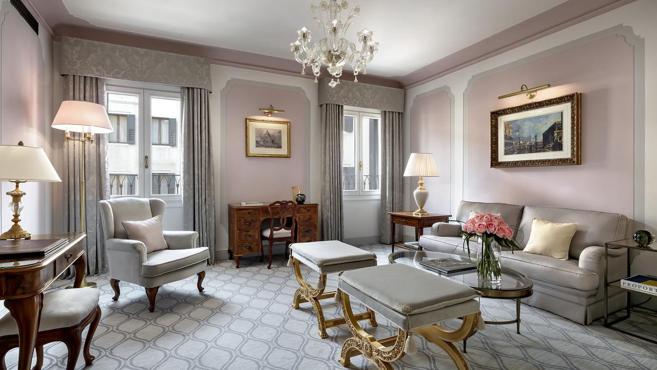 Hotel Danieli Venezia Esterno foto A suite at the hotel