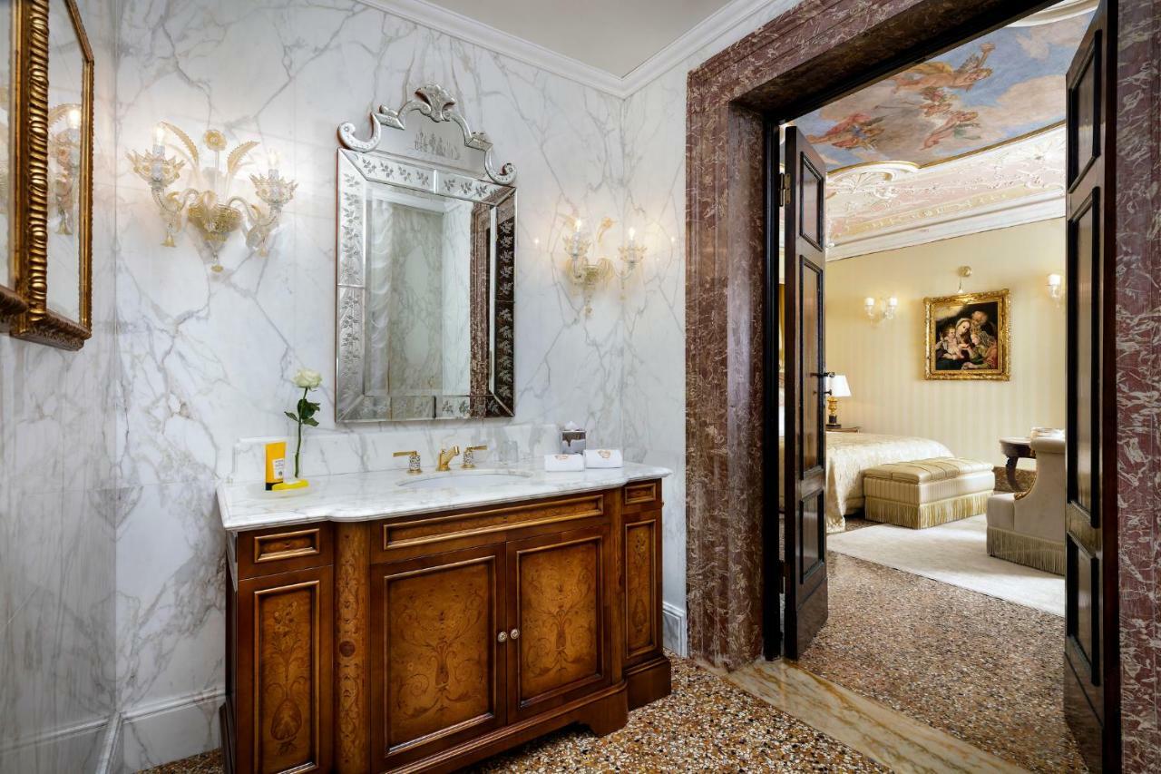 Hotel Danieli Venezia Esterno foto Bathroom