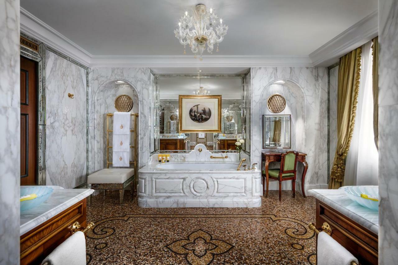 Hotel Danieli Venezia Esterno foto Bathroom
